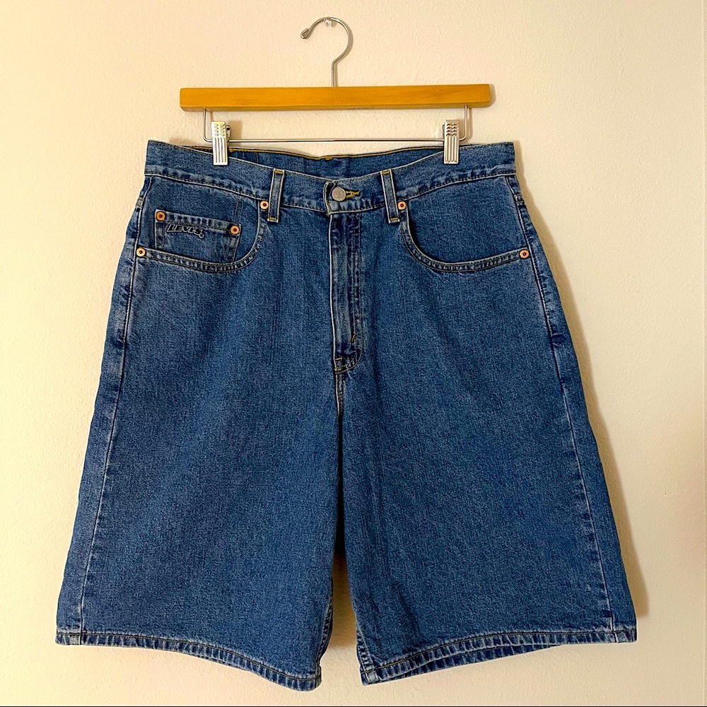 Vintage Levi denim blue shorts size 32